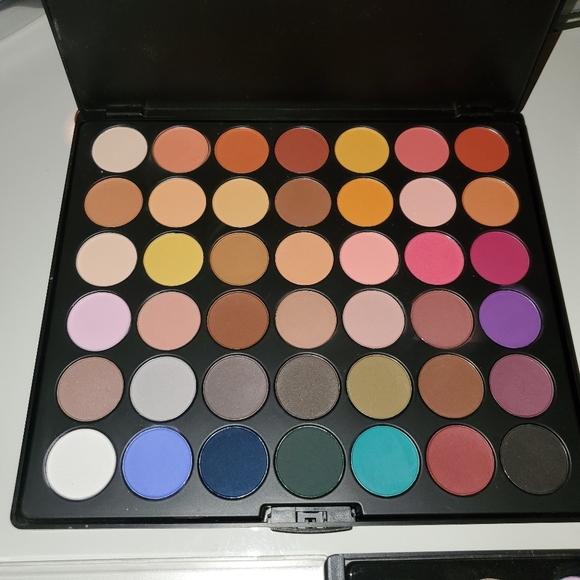 Bh cosmetics bundle shadow palette - Picture 6 of 10